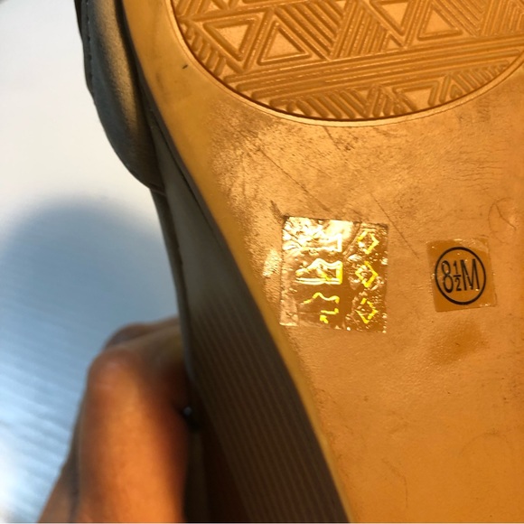 Chinese Laundry Tan Taupe Wedges 8.5 / 39 - Picture 9 of 11